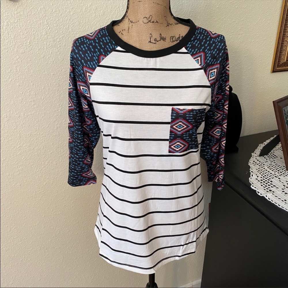 🌟Aztec Sleeves Striped Tee🌟